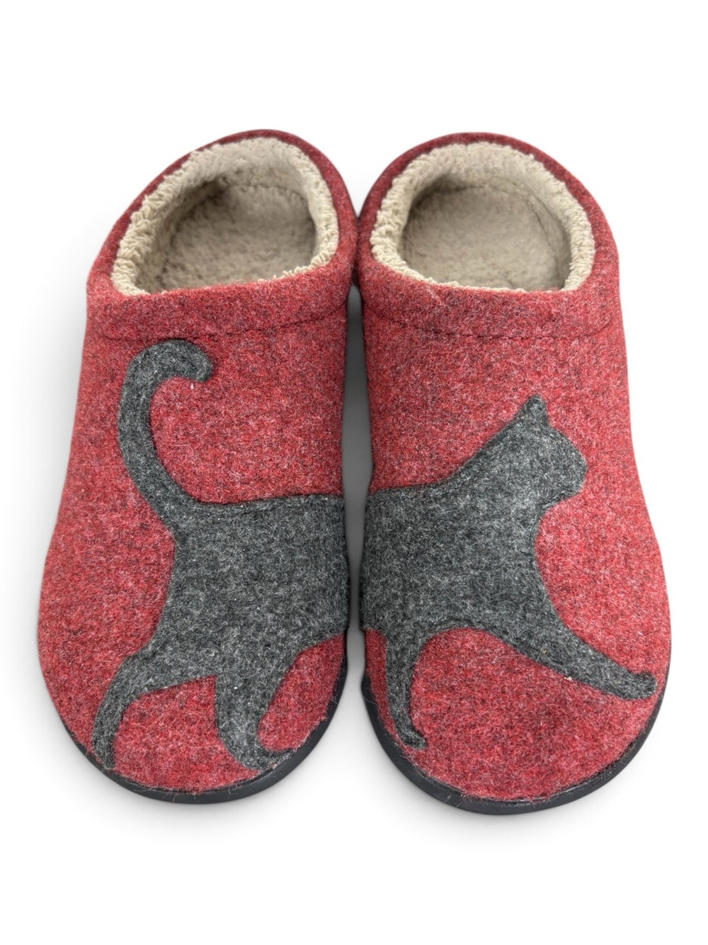 L.L. Bean Red Felt Cat Appliqué Slip-On Cat Slippers- woman’s 6 Medium